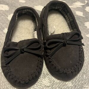 Gray target slippers